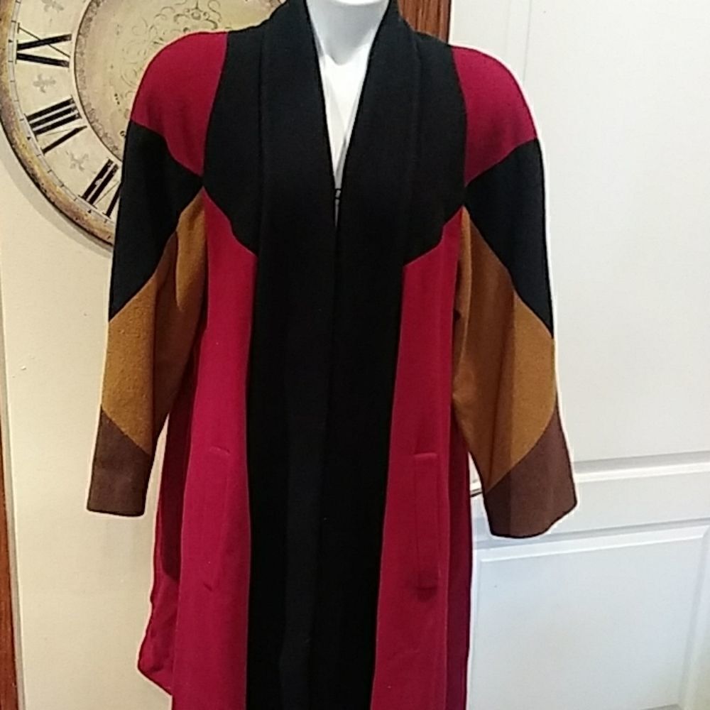 Coat    - Picture 2 of 8